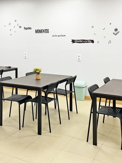 Contactar con Alepark sala de eventos